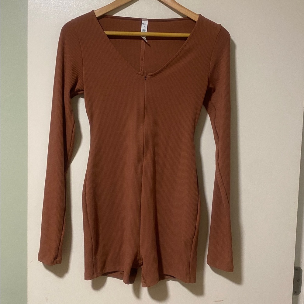 NWT (no tags attached) Alo one piece. Size medium no longer available